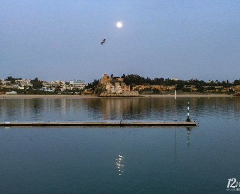 Mondschein über dem Rio Arade, Portimao